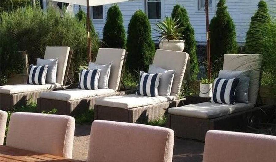 84 E Main St, Branford, CT 06405 - 1 Beds, 1 Bath
