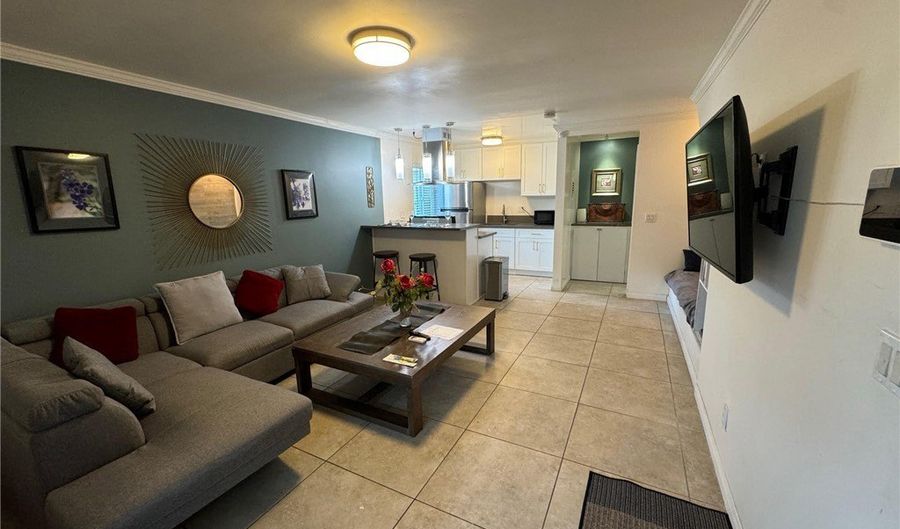 2121 S Camino St D, Anaheim, CA 92802 - 1 Beds, 2 Bath