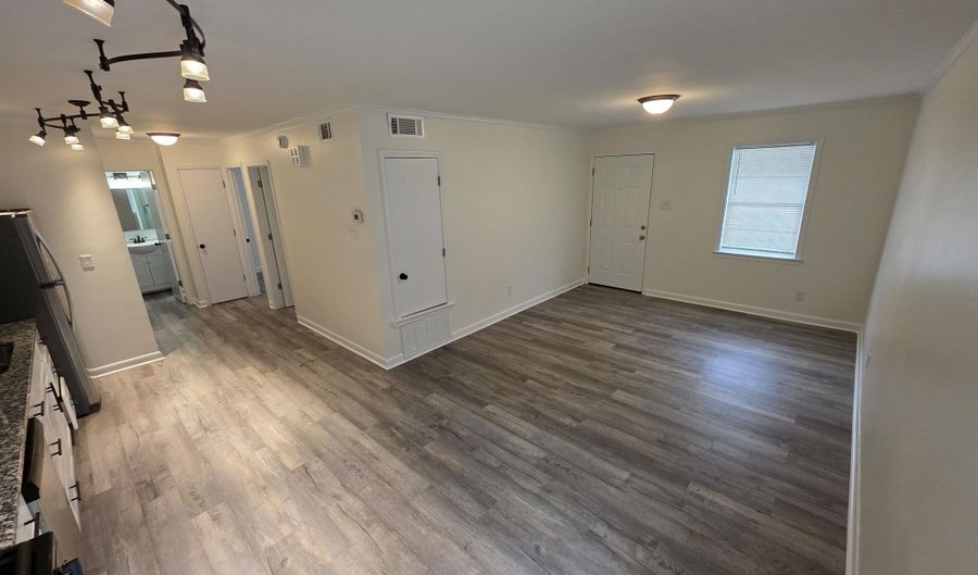 303 S Border St, Benton, AR 72015 - 2 Beds, 1 Bath