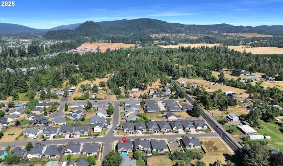 1004 S 46TH St, Springfield, OR 97478 - 4 Beds, 2 Bath