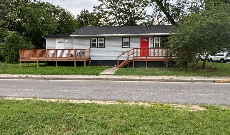 2 N RAILROAD Ave, Delmar, DE 19940 - 3 Beds, 2 Bath