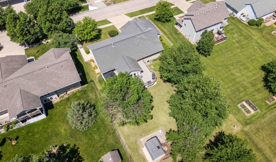 835 S 11th St, Adel, IA 50003 - 4 Beds, 3 Bath