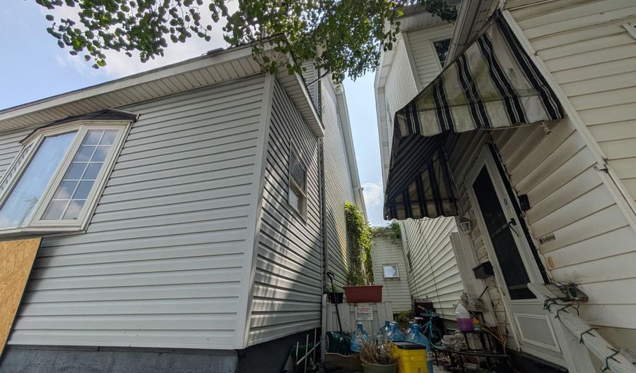 805 2nd Ave, Altoona, PA 16602 - 3 Beds, 1 Bath