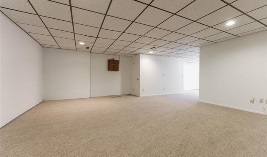 2155 Pauline Ct, Ann Arbor, MI 48103 - 2 Beds, 3 Bath