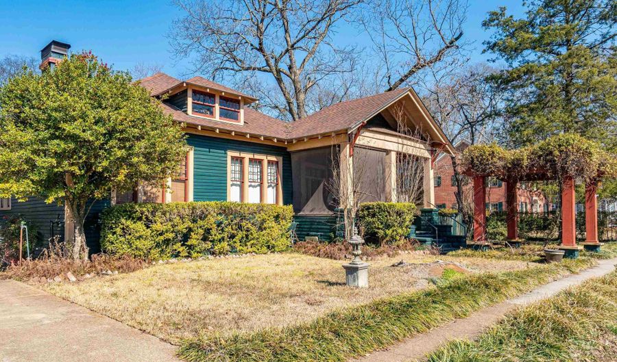 304 CHERRY St, Arkadelphia, AR 71923 - 3 Beds, 2 Bath