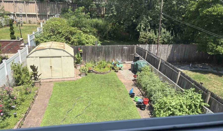 37 W 7TH St 2, Bayonne, NJ 07002 - 3 Beds, 2 Bath