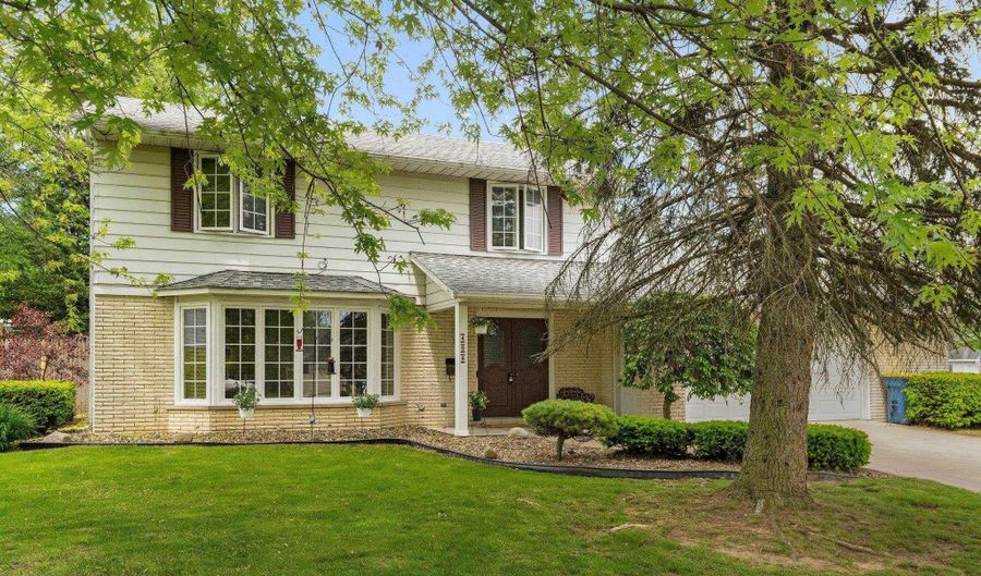 405 Inglenook Pl, Angola, IN 46703 - 4 Beds, 3 Bath