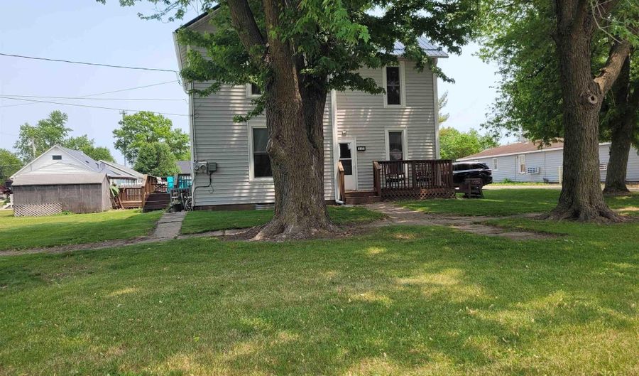 110 N College, Agency, IA 52530 - 4 Beds, 2 Bath