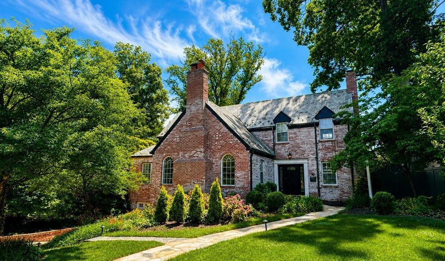 4520 32ND Rd N, Arlington, VA 22207 - 5 Beds, 4 Bath