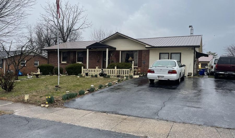 351 Webb Dr, Bowling Green, KY 42101 - 3 Beds, 2 Bath