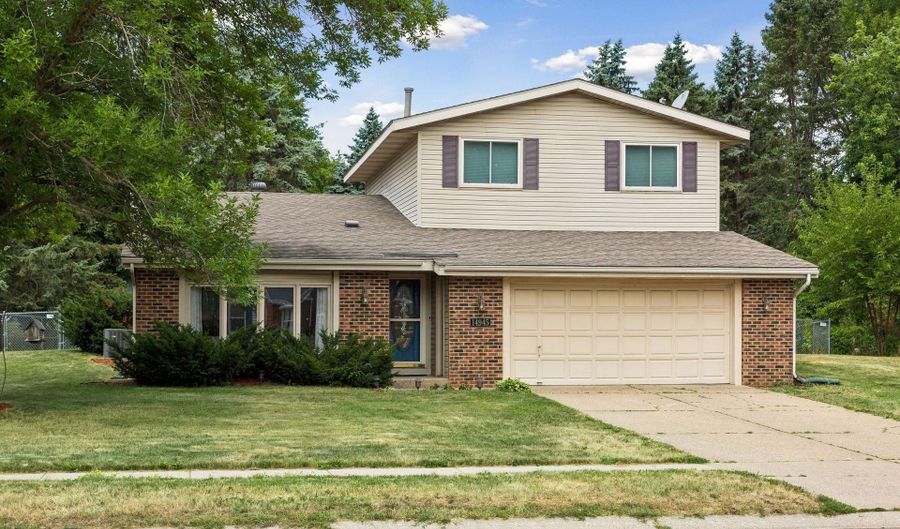 14945 Dundee Ave, Apple Valley, MN 55124 - 3 Beds, 3 Bath