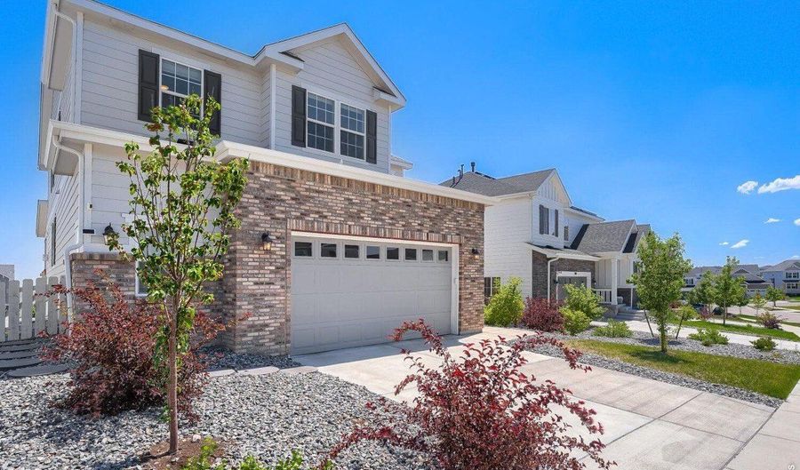 7170 S Uriah St, Aurora, CO 80016 - 6 Beds, 4 Bath