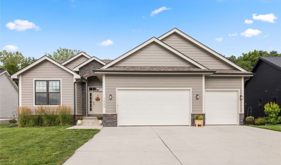 1040 W Trace Pl, Polk City, IA 50226 - 4 Beds, 3 Bath
