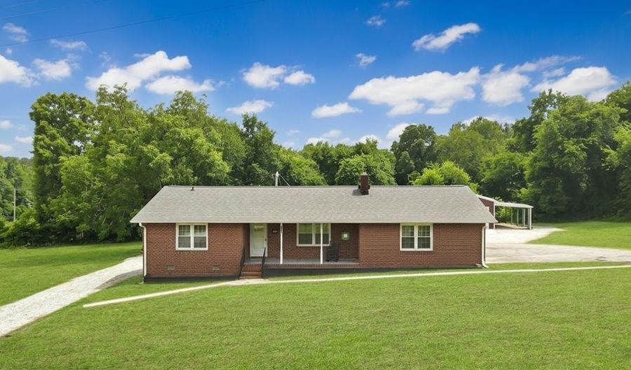 103 McBride St, Abbeville, SC 29620 - 2 Beds, 2 Bath