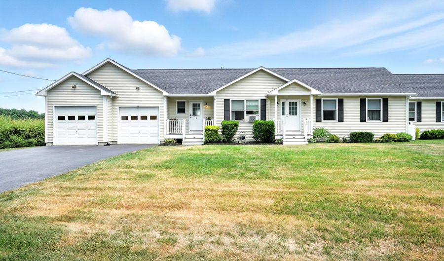 192 Depot Rd, Belgrade, ME 04917 - 2 Beds, 3 Bath