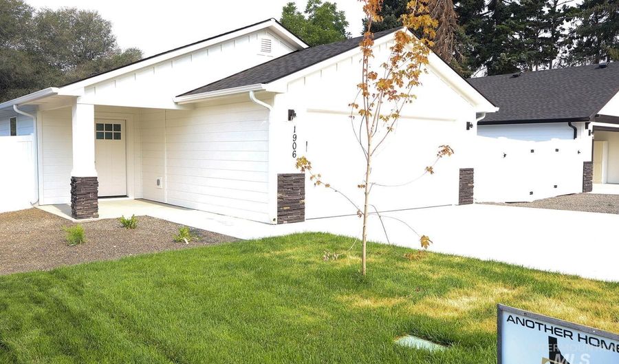 1906 Oregon Ln, Caldwell, ID 83605 - 3 Beds, 2 Bath