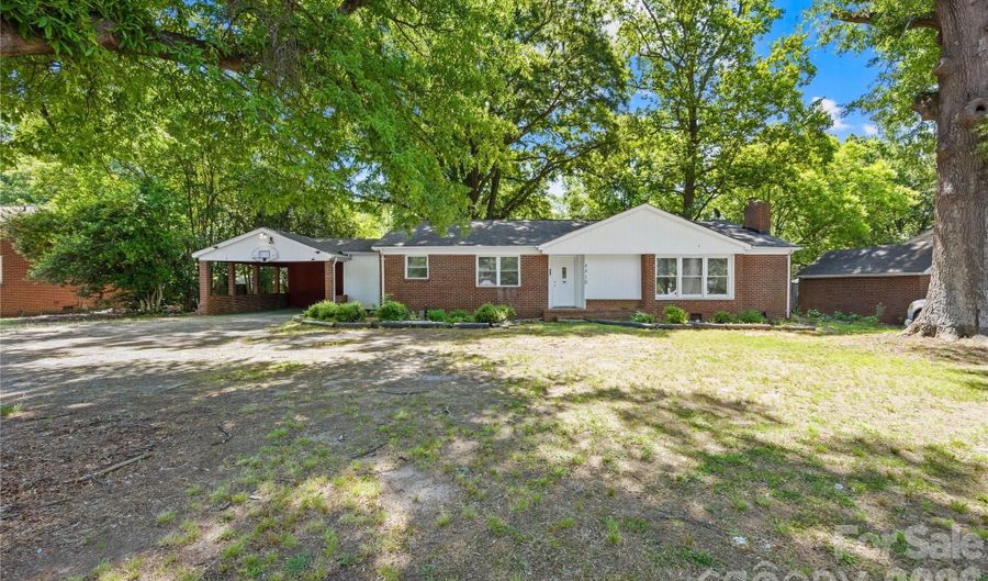 4418 N Sharon Amity Rd, Charlotte, NC 28205 - 3 Beds, 2 Bath