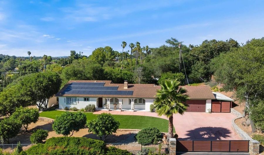 2826 Calle De Malibu, Escondido, CA 92029 - 3 Beds, 2 Bath