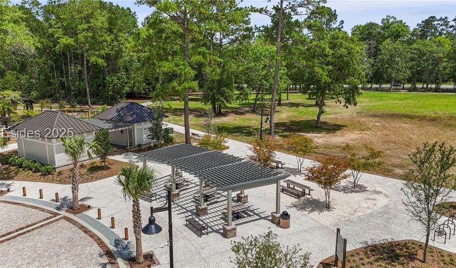 62 Running Oak Dr, Bluffton, SC 29910 - 3 Beds, 3 Bath