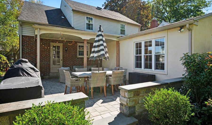 1228 WHEATSHEAF Ln, Abington, PA 19001 - 3 Beds, 2 Bath