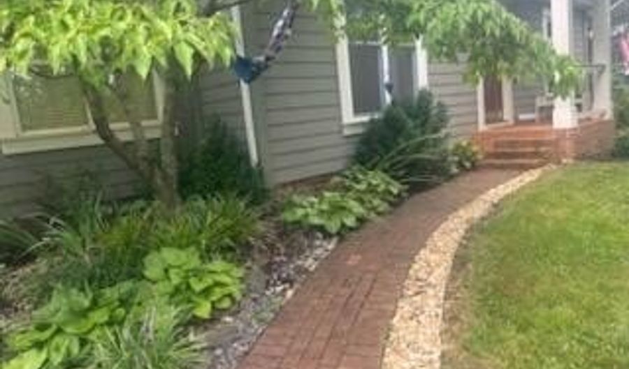 233 Spruce St, Alcoa, TN 37701 - 3 Beds, 1 Bath