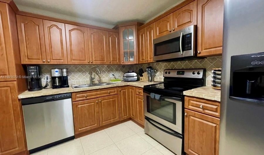 2851 NE 183rd St 907E, Aventura, FL 33160 - 2 Beds, 2 Bath