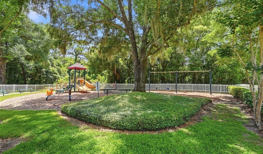 483 WEKIVA PRESERVE Dr, Apopka, FL 32712 - 5 Beds, 4 Bath
