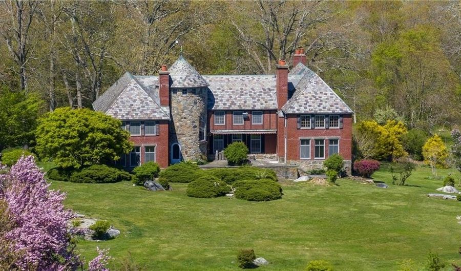 2180 Tower Hill Rd, North Kingstown, RI 02874 - 6 Beds, 4 Bath