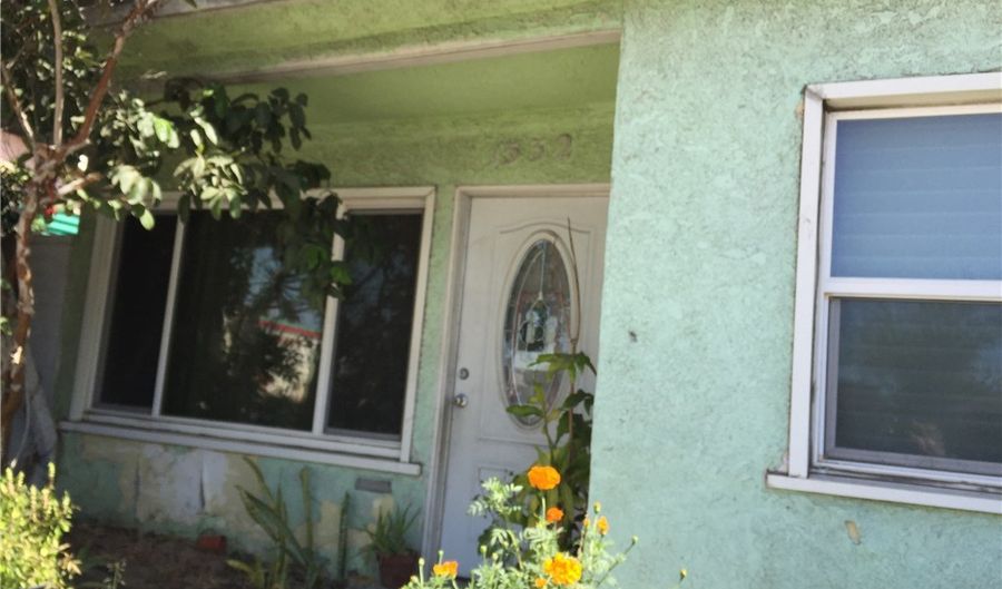 1532 Garfield Ave, Commerce, CA 90022 - 2 Beds, 1 Bath