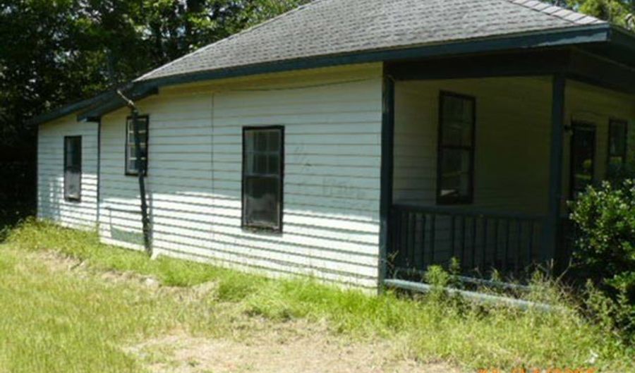 617 Hampton St, Americus, GA 31709 - 2 Beds, 1 Bath