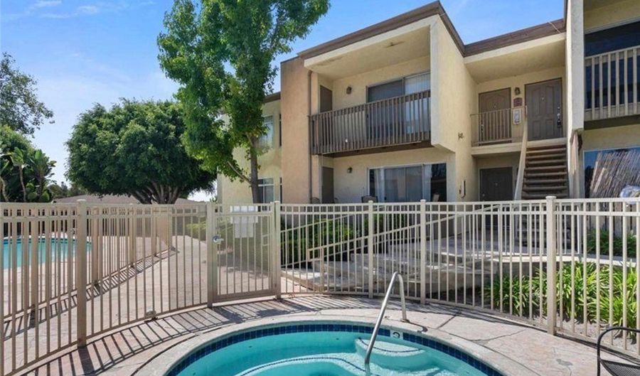 432 Edgehill Ln 26, Oceanside, CA 92054 - 1 Beds, 1 Bath