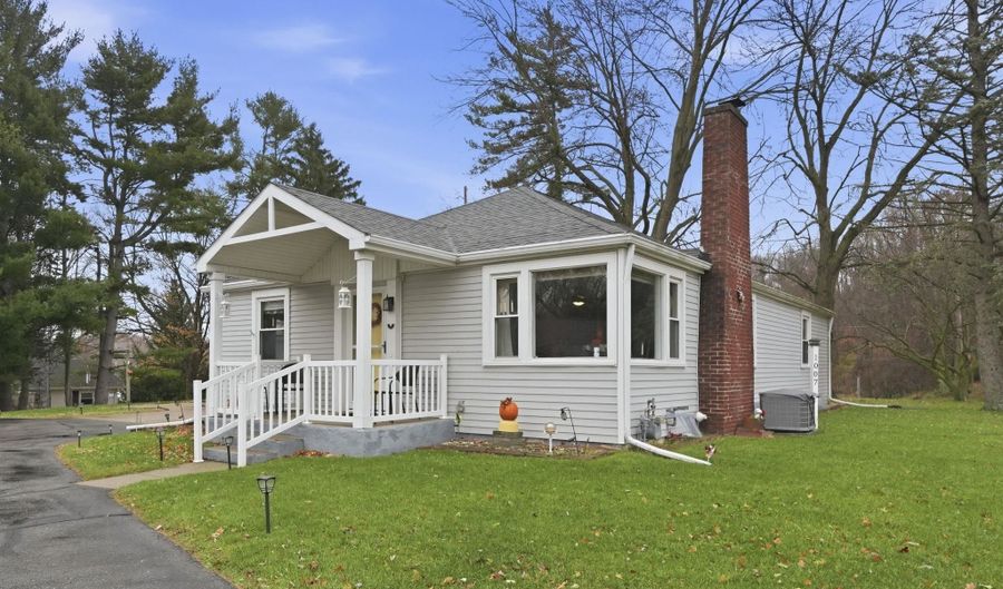 1007 S Darling St, Angola, IN 46703 - 3 Beds, 2 Bath