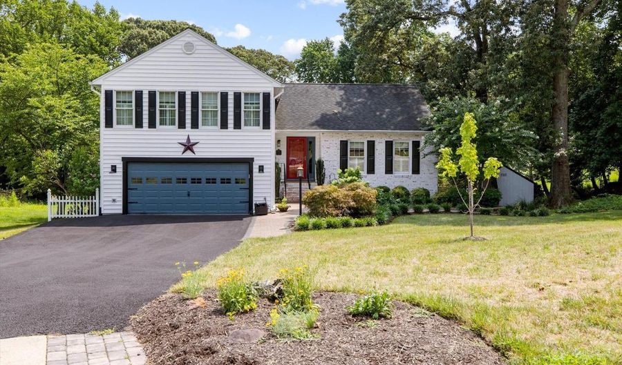 527 BAY HILLS Dr, Arnold, MD 21012 - 4 Beds, 4 Bath