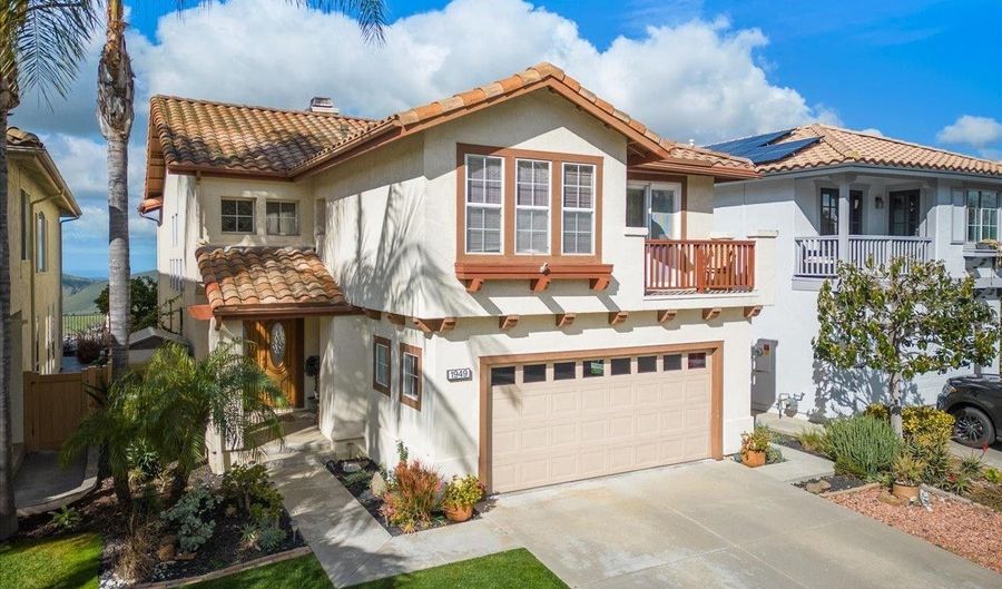 1949 Woodland Heights Gln, Escondido, CA 92026 - 4 Beds, 3 Bath