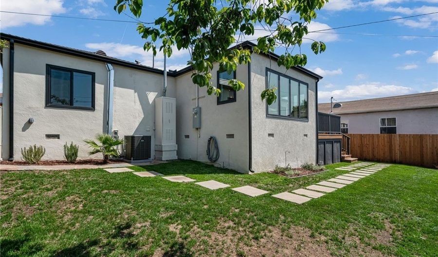5309 Maymont, Los Angeles, CA 90043 - 3 Beds, 2 Bath