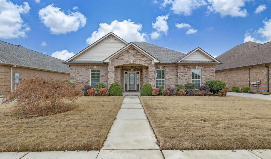 25390 Castlebury Dr, Athens, AL 35613 - 3 Beds, 3 Bath