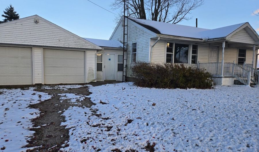 1531 S Raisin Center Hwy, Adrian, MI 49221 - 2 Beds, 1 Bath