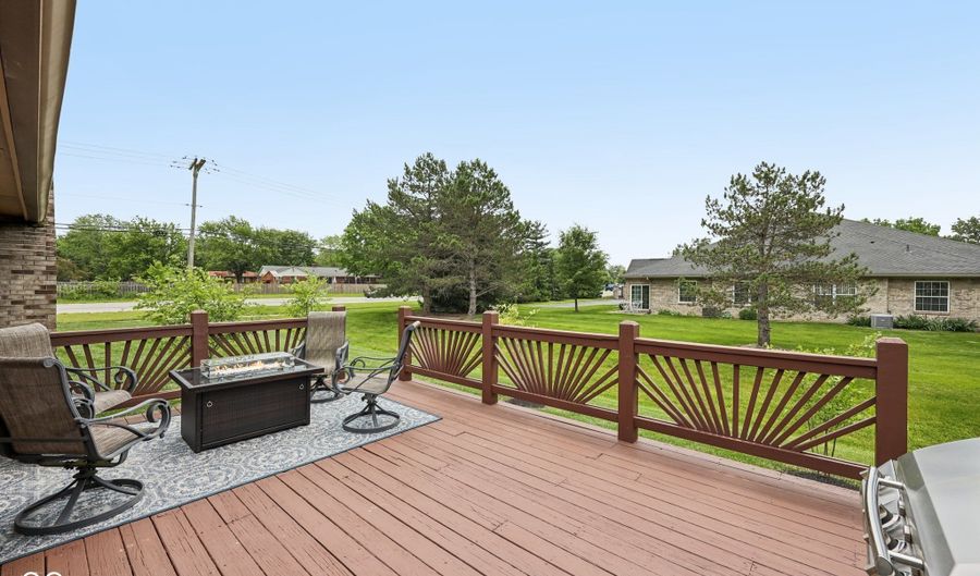 6983 White Oak Dr, Avon, IN 46123 - 3 Beds, 3 Bath