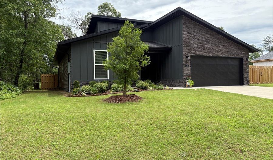 15 Exminster Ln, Bella Vista, AR 72714 - 2 Beds, 2 Bath