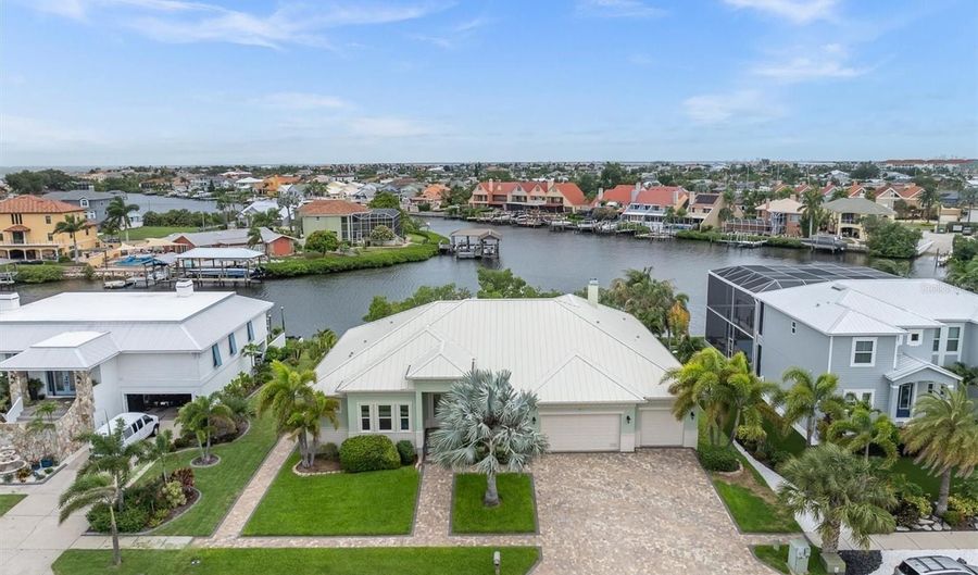811 BIRDIE Way, Apollo Beach, FL 33572 - 4 Beds, 4 Bath