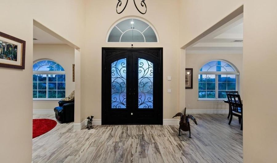 246 Yucca, Fallbrook, CA 92028 - 5 Beds, 5 Bath
