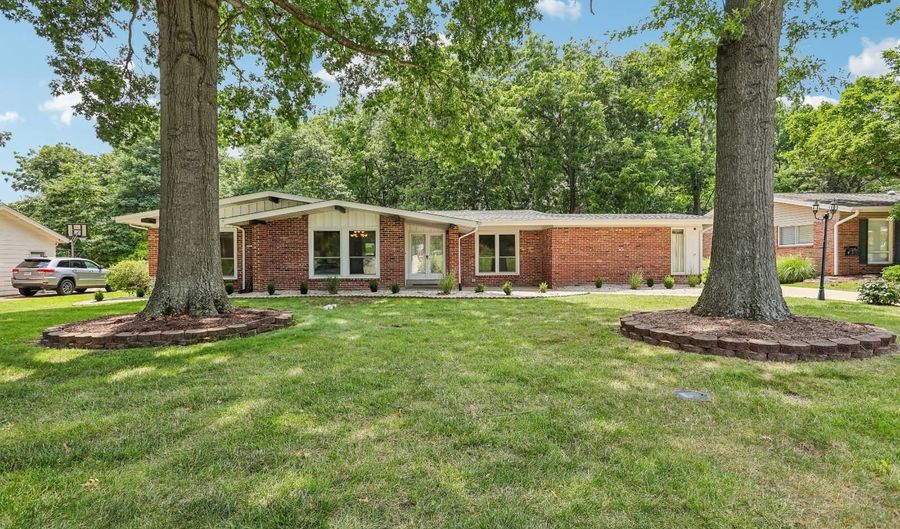 318 Algonquin Dr, Ballwin, MO 63011 - 4 Beds, 3 Bath