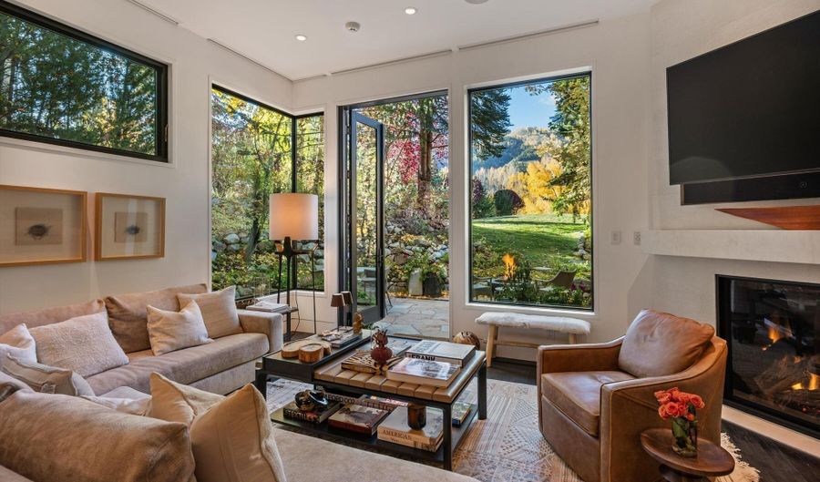 155 Lone Pine Rd 12, Aspen, CO 81611 - 3 Beds, 3 Bath