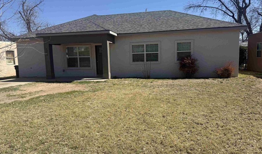 1006 N Sixth St, Carlsbad, NM 88220 - 4 Beds, 2 Bath