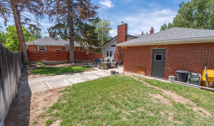 1227 S Ctr, Casper, WY 82601 - 3 Beds, 3 Bath