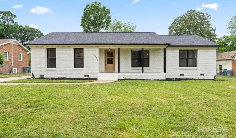 3937 Tamerlane Dr, Charlotte, NC 28205 - 3 Beds, 2 Bath