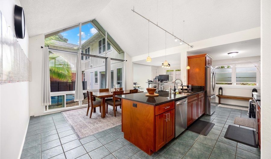 46-451 Makena St, Kaneohe, HI 96744 - 5 Beds, 4 Bath