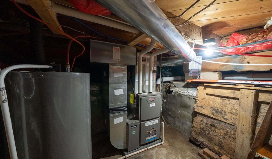 411 N 6th St, Beresford, SD 57004 - 3 Beds, 1 Bath