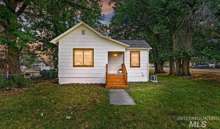 223 E Chicago St, Caldwell, ID 83605 - 1 Beds, 1 Bath