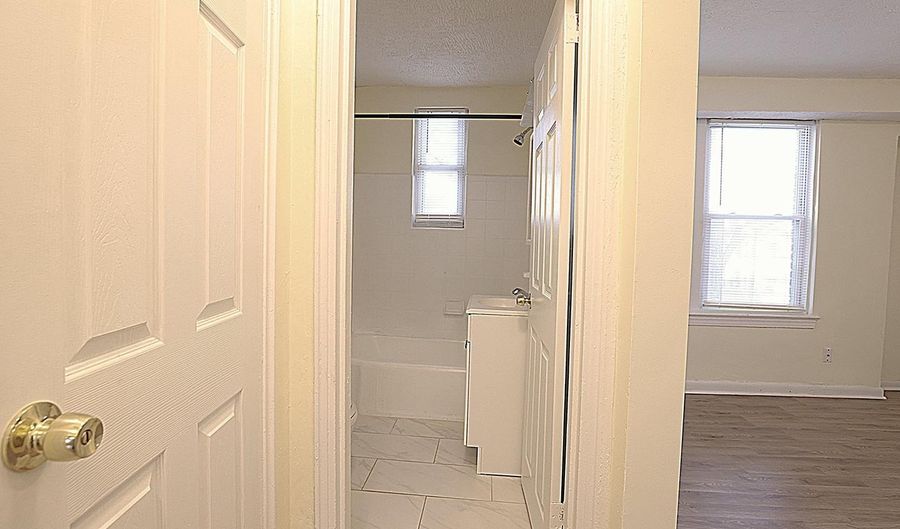 4329 HALLEY Ter SE #1, Washington, DC 20032 - 1 Beds, 1 Bath